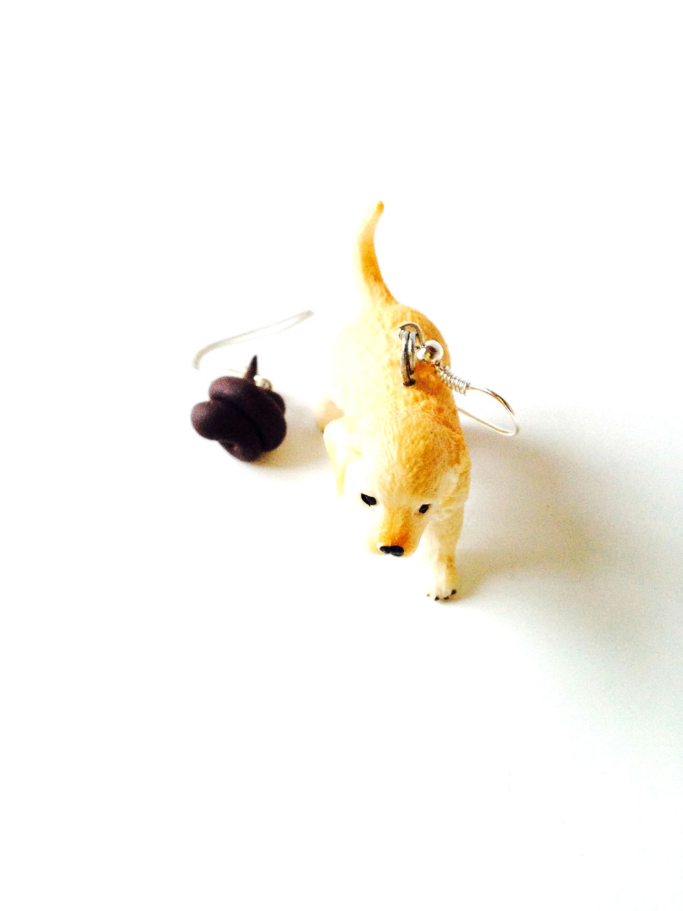 Thumbnail: Boucles d'oreilles BLANC COMME NEIGE, petit chien blanc labrador trop mignon