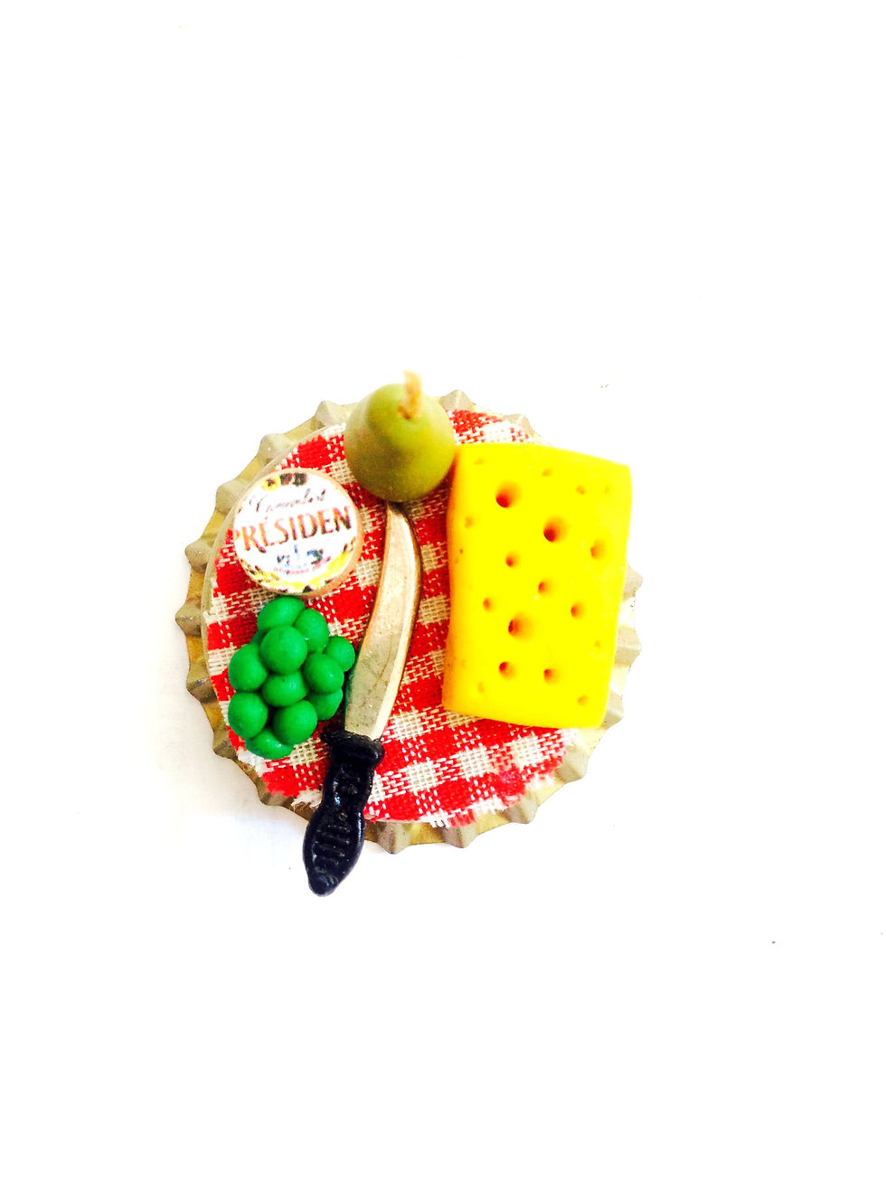 Thumbnail: Magnet FROMAGES DE FRANCE plateau miniature bouchon de cannette