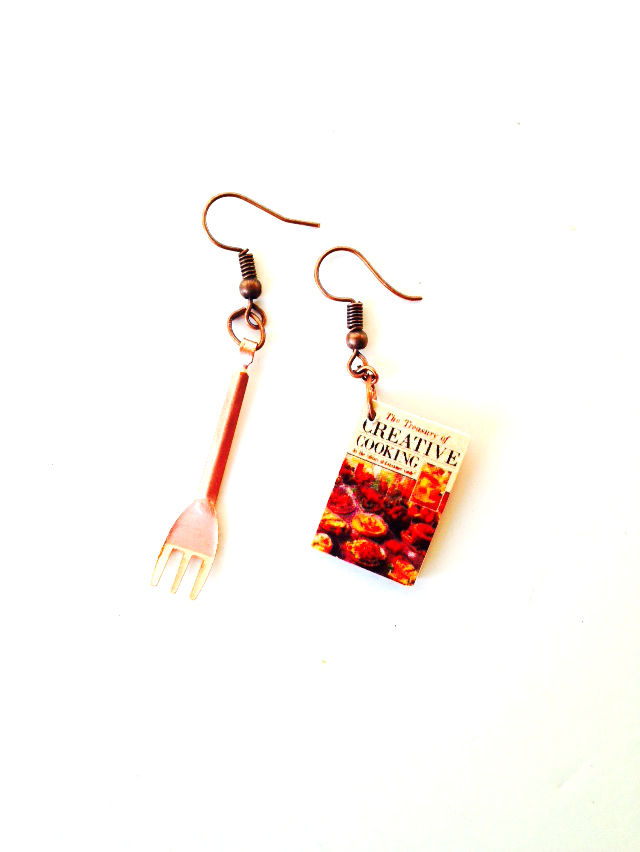 Boucles d'oreilles LA CUISINE CRÉATIVE fourchette miniature et mini livre