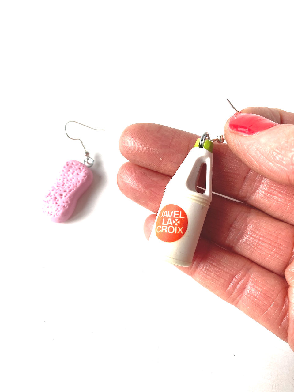 Thumbnail: Boucles d'oreilles MADAME PROPRE, tout est clean
