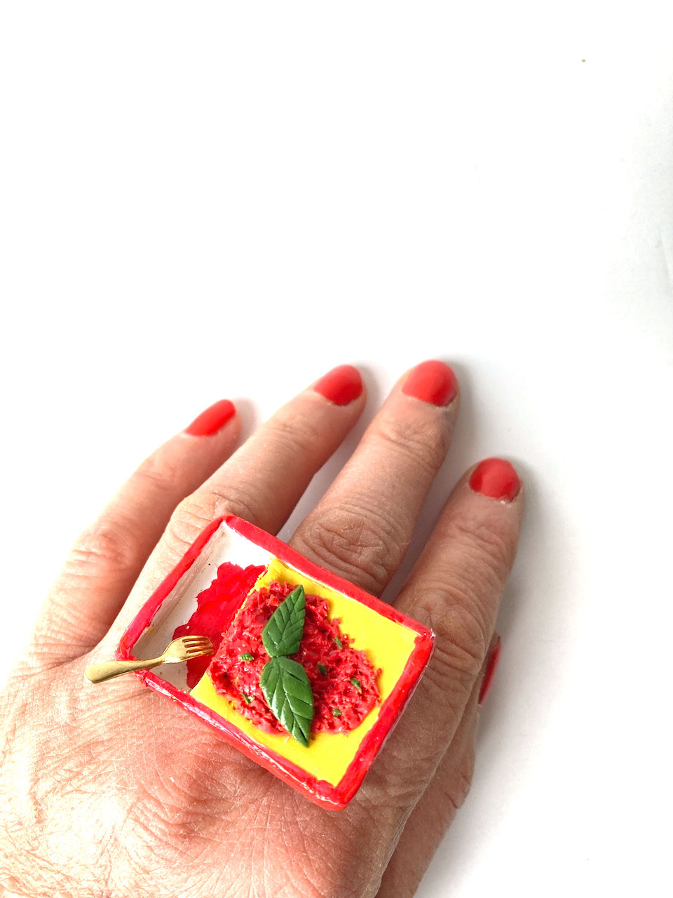 Thumbnail: Bague LES LASAGNES anneau argenté ajustable rouge pâte polymère