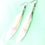 Miniature : boucles d'oreilles plumes blanches avec chevrons pastels