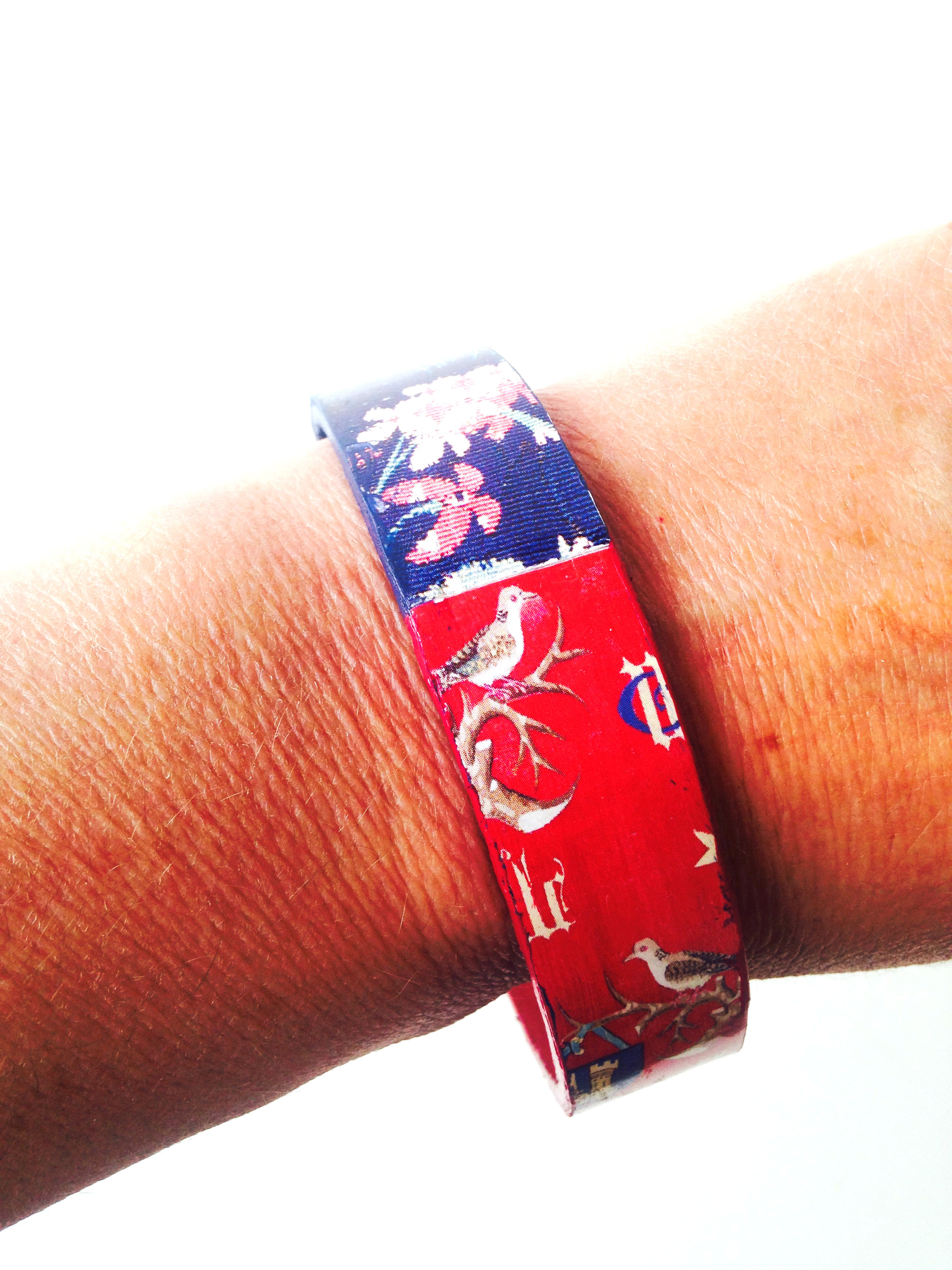 Bracelet fin BICOLORE médiéval bleu et rouge