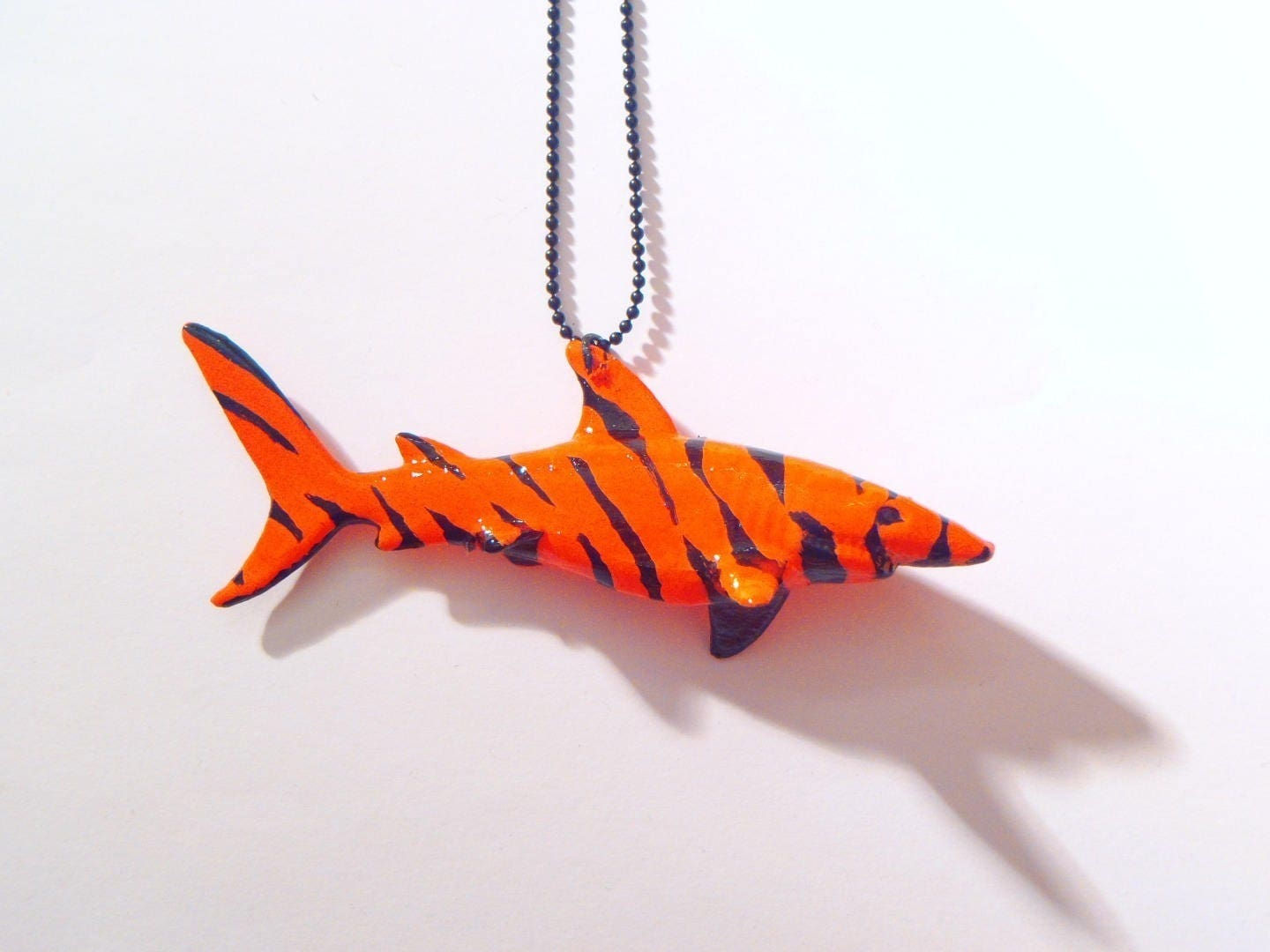 Sautoir LE REQUIN TIGRE by The Sausage