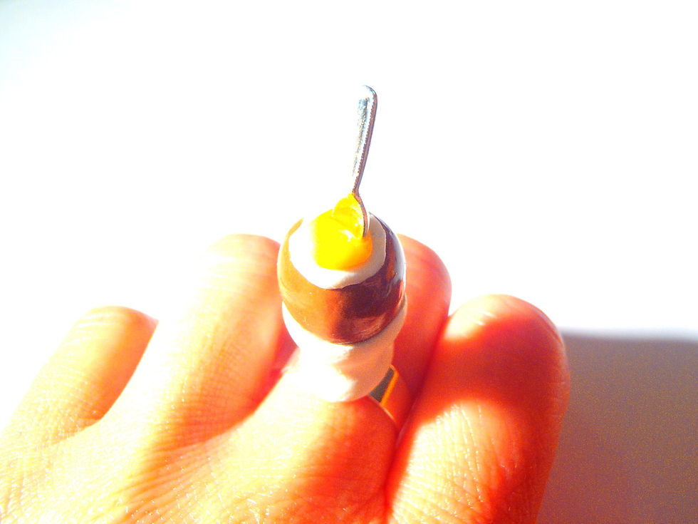 Thumbnail: Bague L'OEUF à la COQUE miniature 