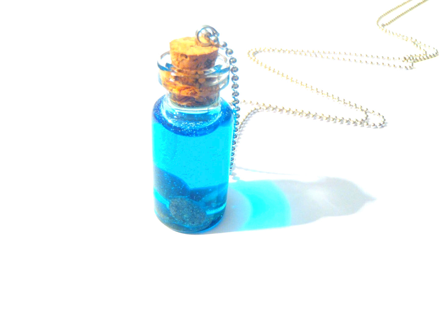 Sautoir LAGON petite bouteille mini galets
