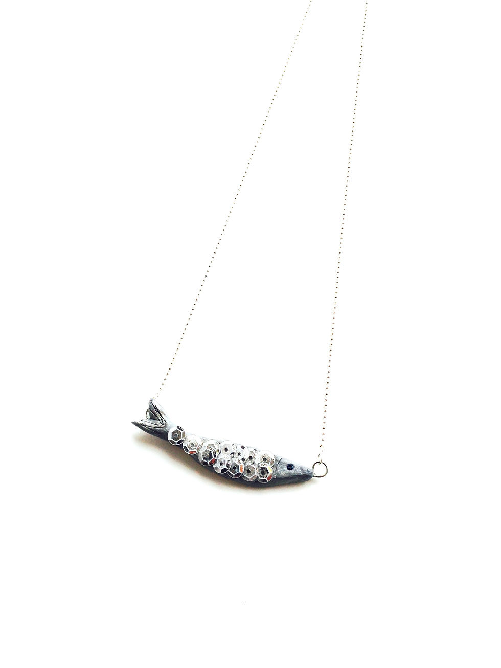 Thumbnail: collier avec pendentif sardine