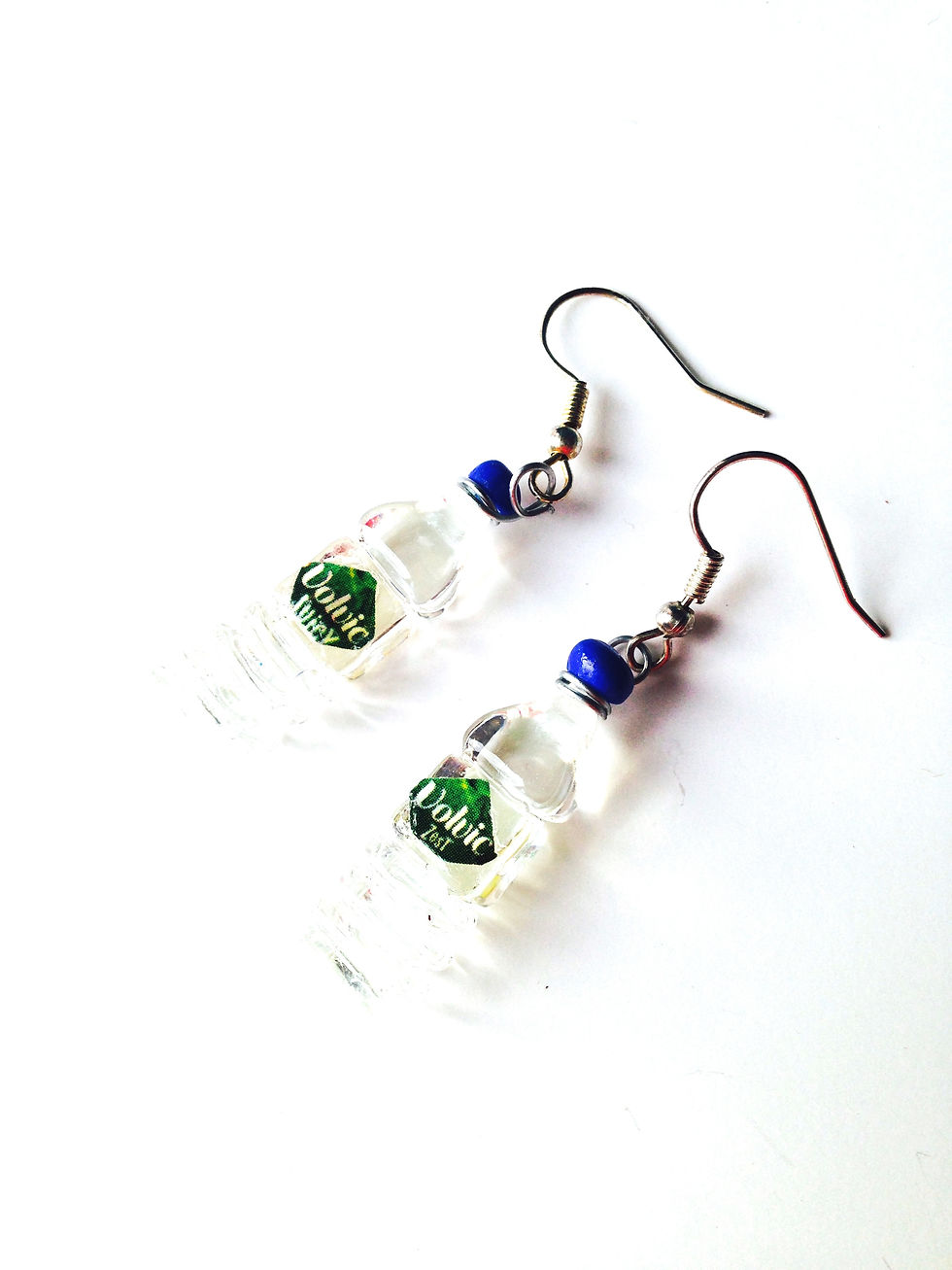 Thumbnail: paire de boucles d oreilles transparentes bouteilles d eau miniature