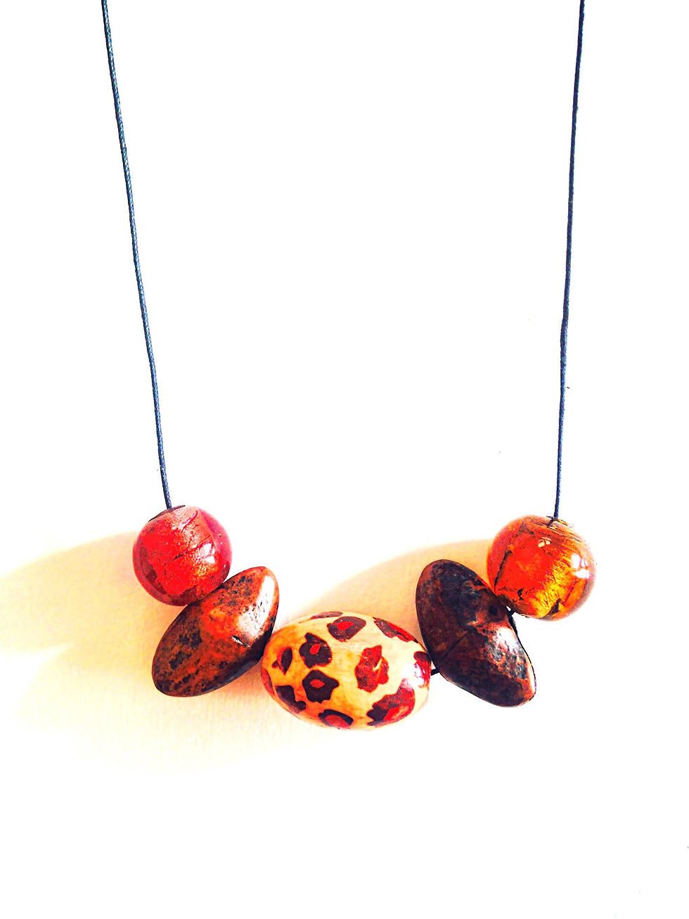 Thumbnail: Collier COEUR DE RIVAGE perles en bois et verre ambré