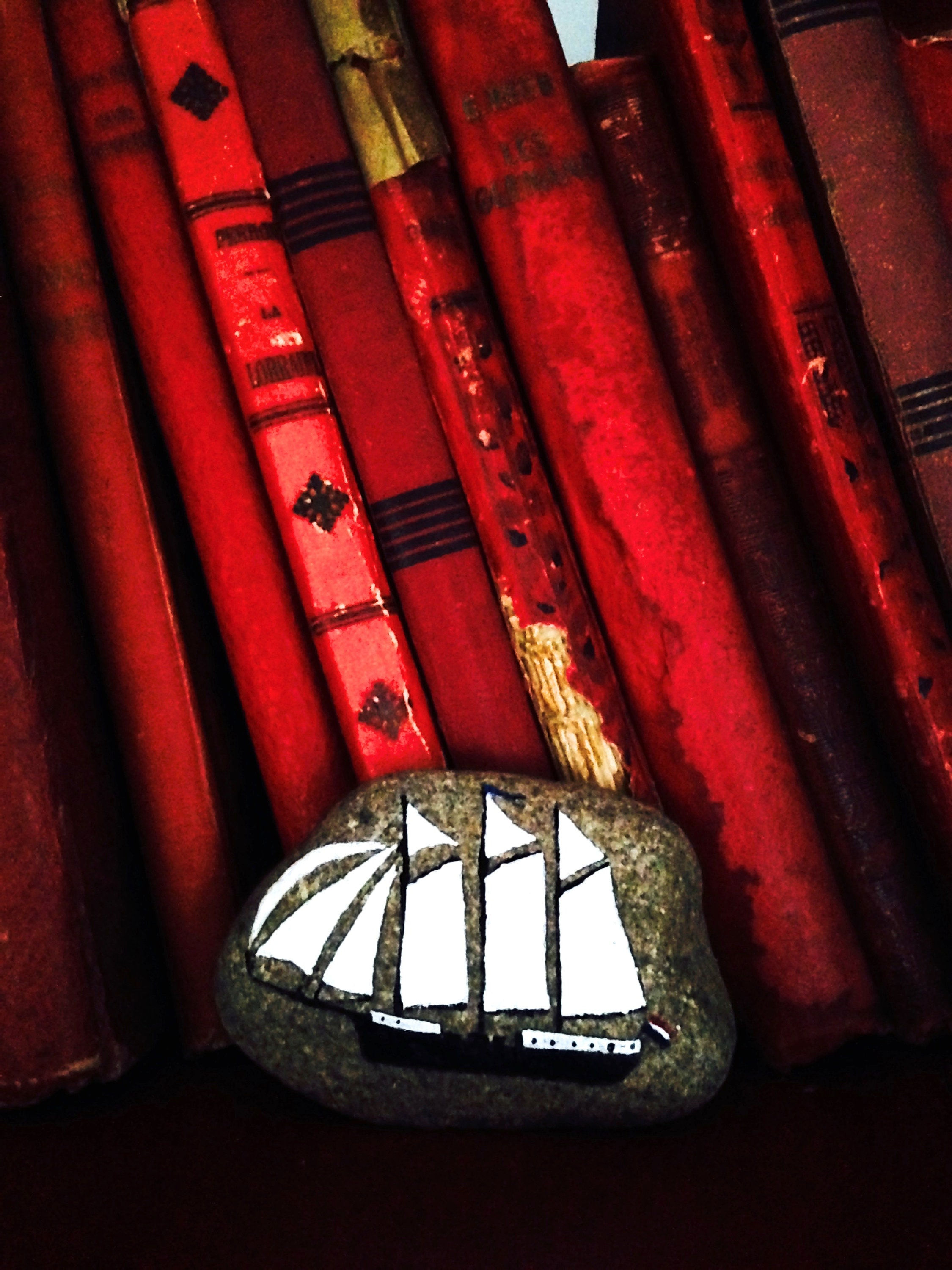 Galet peint à la main goëlette REGINA MARIS voilier trois mâts