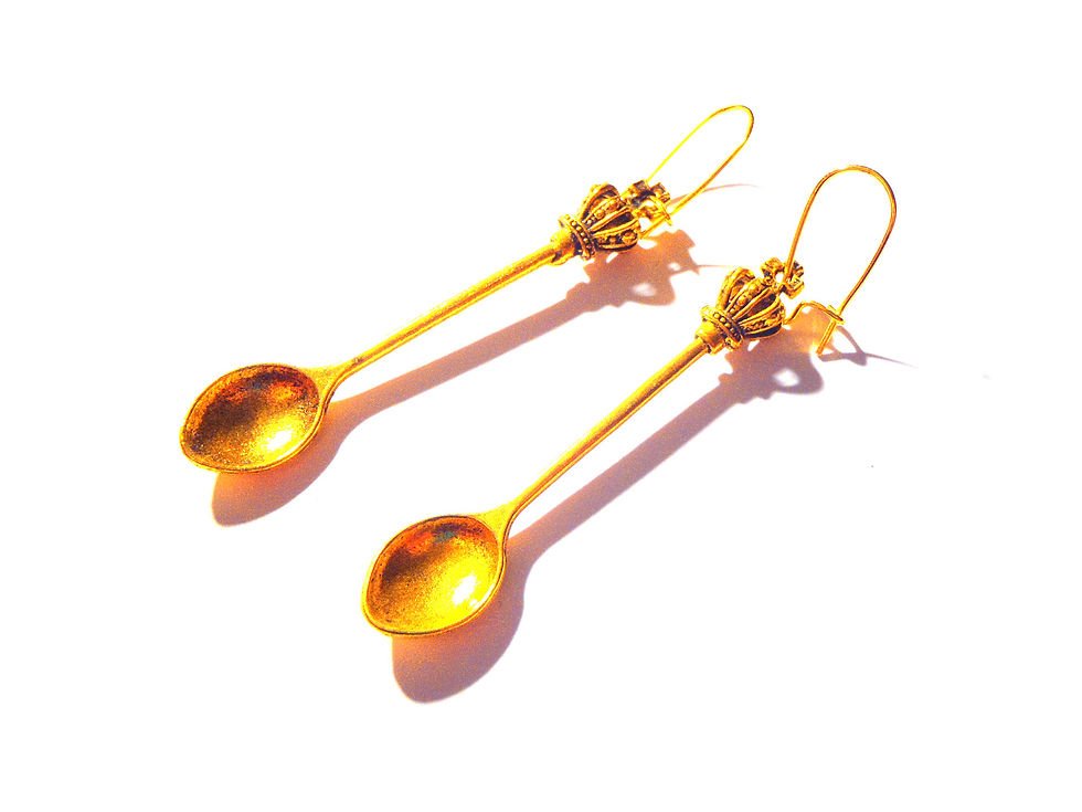 Thumbnail: Boucles d'oreilles ANNA KARENINE cuillers couronne miniatures