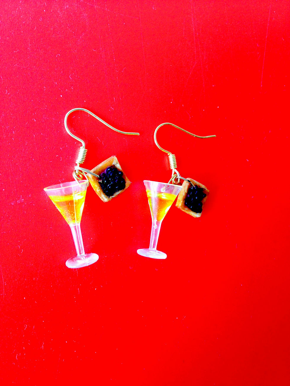 Thumbnail: Boucles d'oreilles CAVIAR ET CHAMPAGNE miniatures par The Sausage