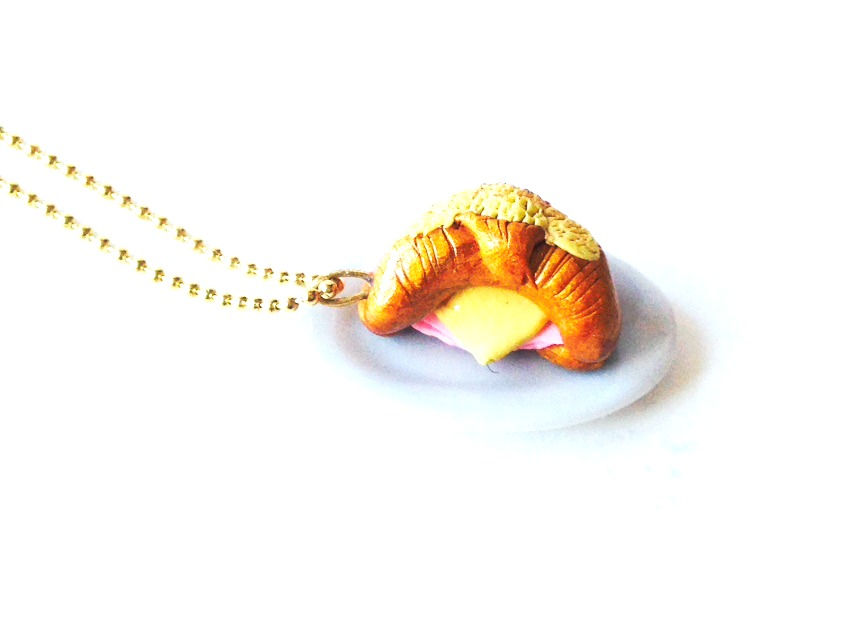 Thumbnail: Sautoir le CROISSANT JAMBON FROMAGE miniature pâte polymère par The Sausage