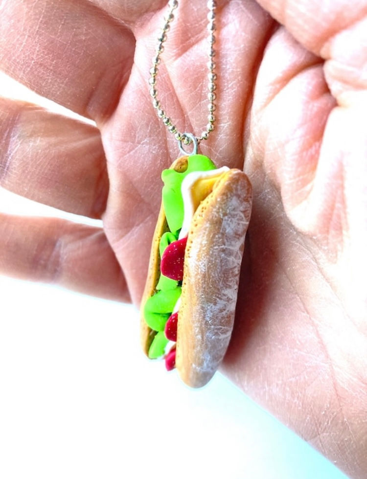 Thumbnail: Sautoir Le p'tit SANDWICH BRIE BAGUETTE miniature pâte polymère