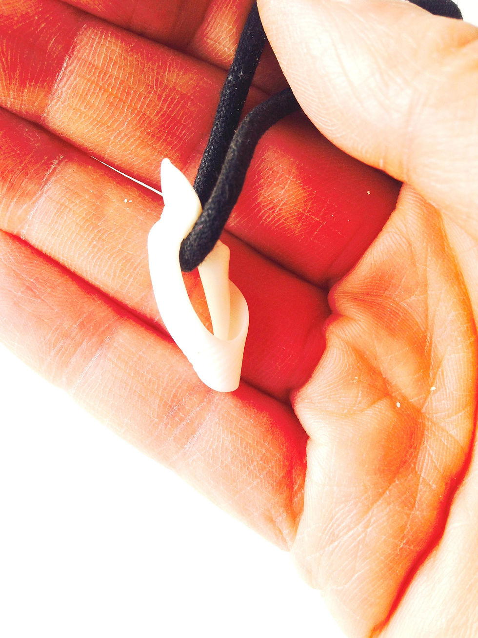 Thumbnail: Collier coquillage L'AVENTURE c'est l'aventure avec cordon coton ciré noir