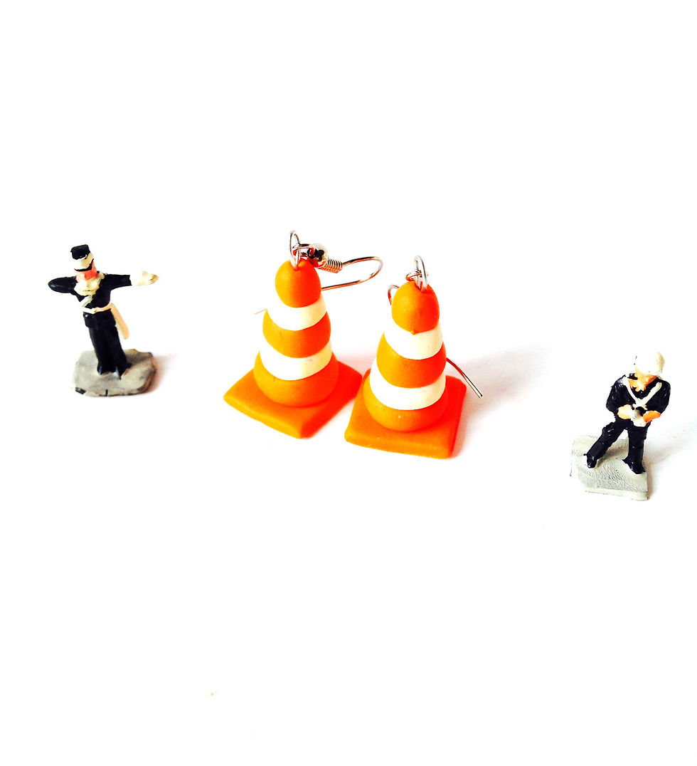 Thumbnail: Boucles d'oreilles CÔNES de SIGNALISATION oranges et blancs  2011 The Sausage