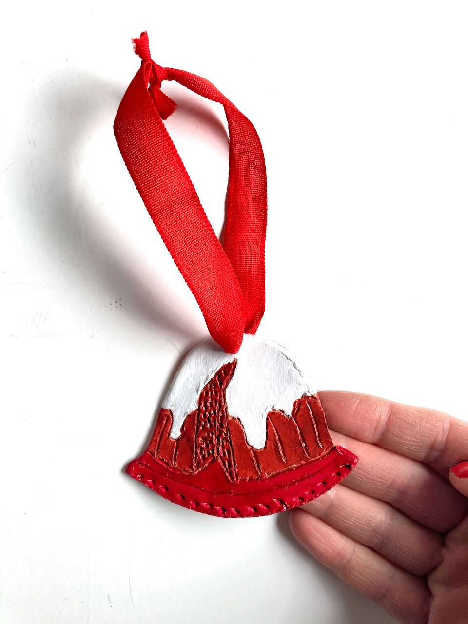 Miniature : Déco de Noël faite main en argile rouge peinte PANETTONE avec ruban rouge
