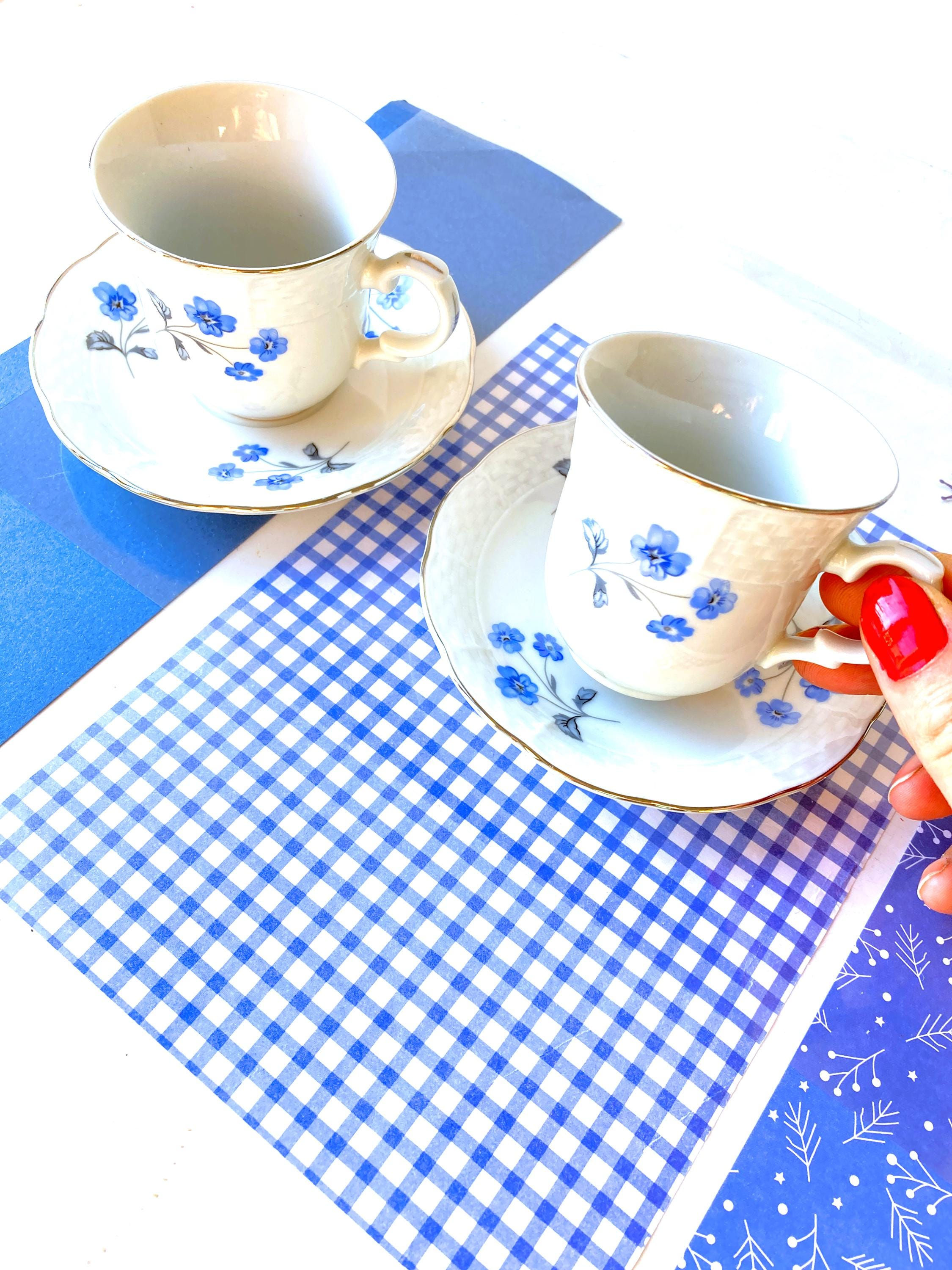 1 tasse à thé ou à café THUN fleurs bleues porcelaine de BohèmeTchécos