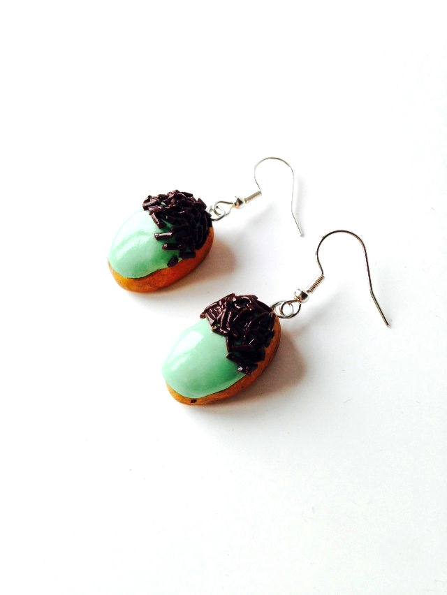 Thumbnail: Boucles d'oreilles LES SALAMBO ou les glands pâtissiers