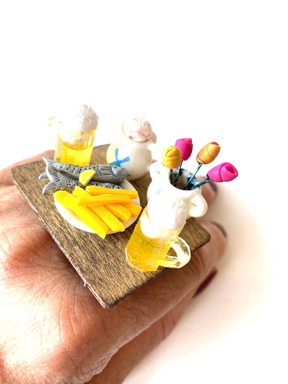 Thumbnail: Bague 2 HARENGS À COPENHAGUE frites bières miniatures poisson fleurs