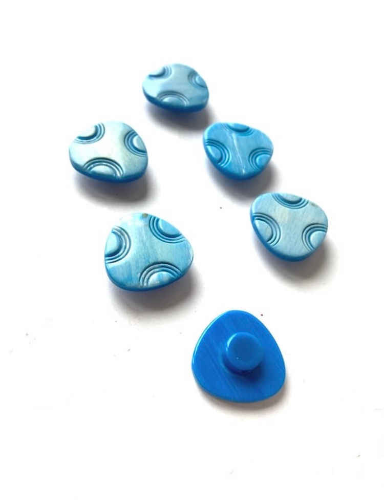 Miniature : Boutons fantaisie vintage bleus turquoise, triangles 