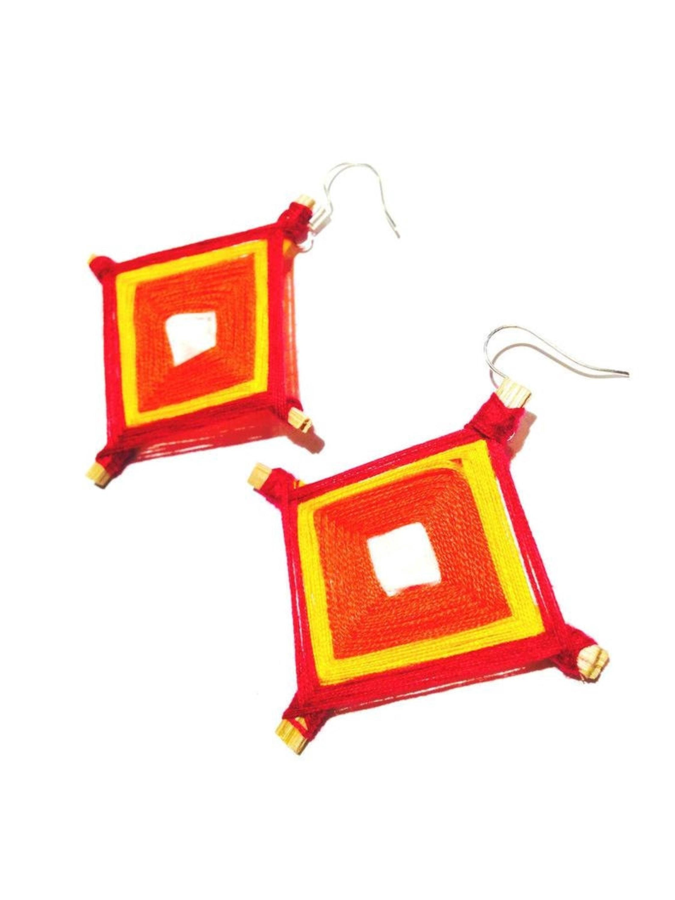 Boucles d'oreilles KITE bois et fils colorés