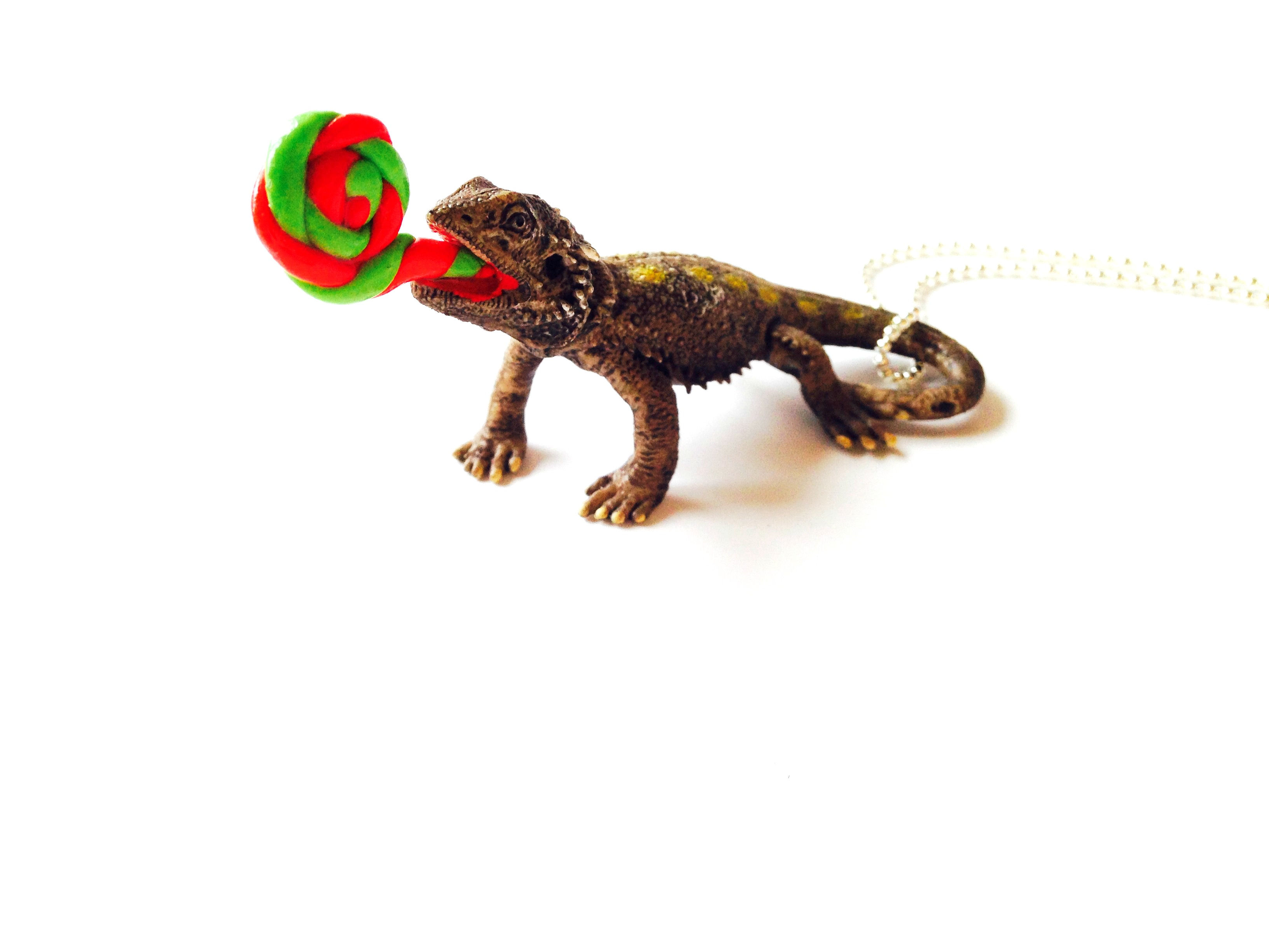 Sautoir LE LÉZAROÏDE créature fantastique