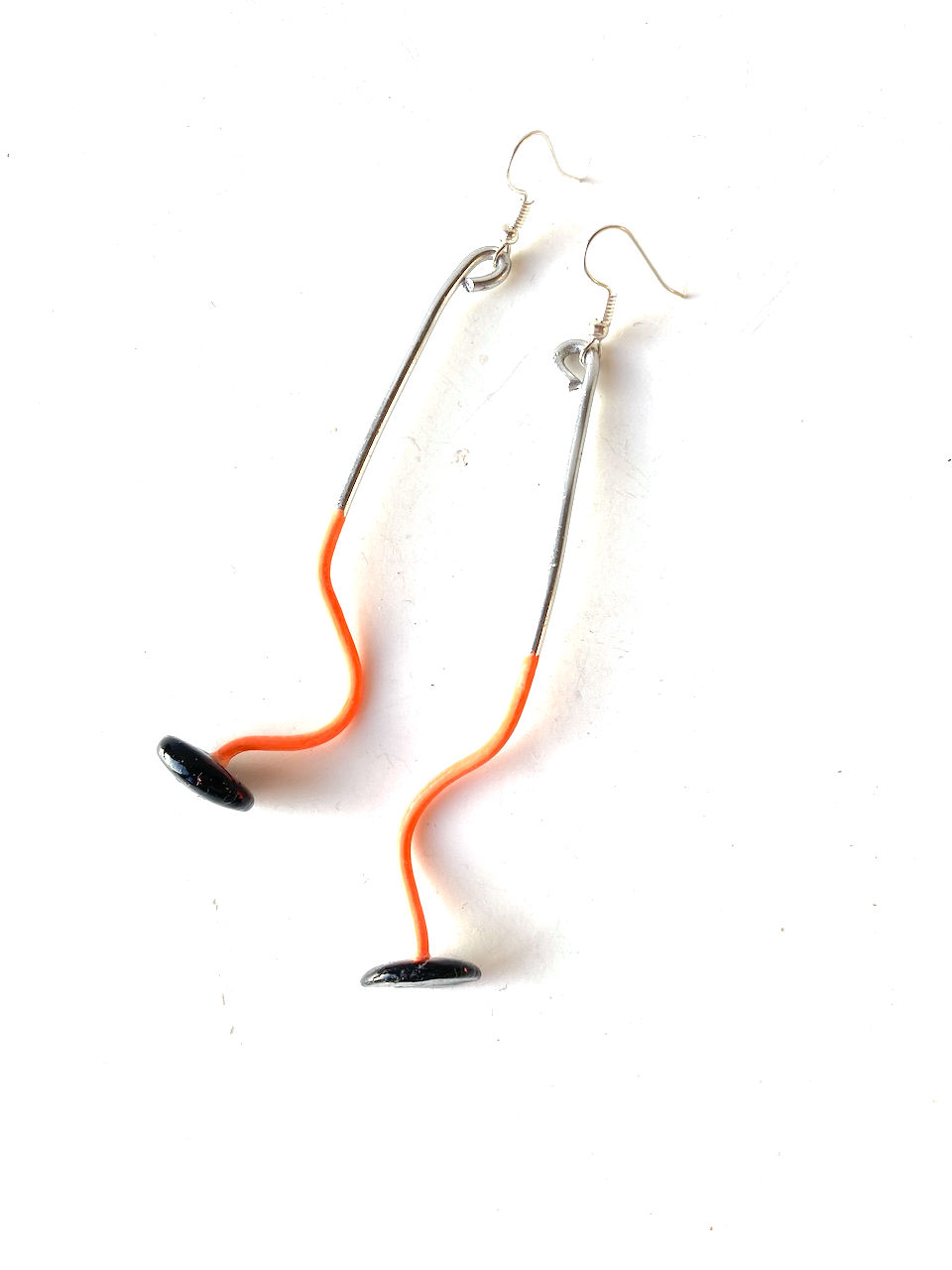 Thumbnail: boucles d'oreilles barres de teleski oranges et noires