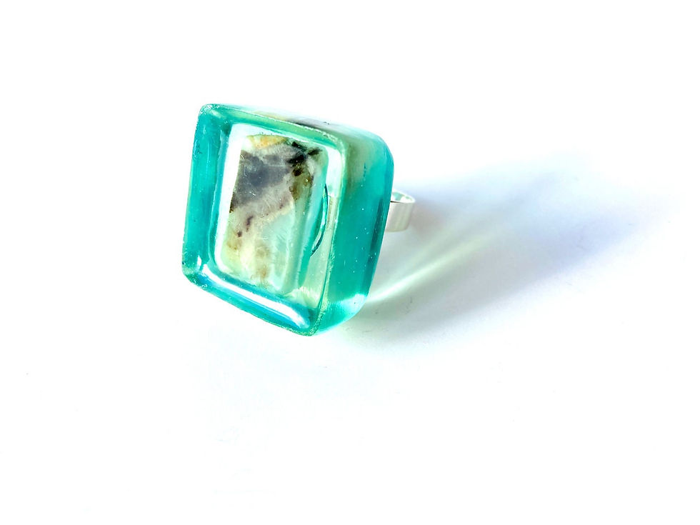 Thumbnail: Bague Glaçon pierre naturelle anneau argenté ajustable