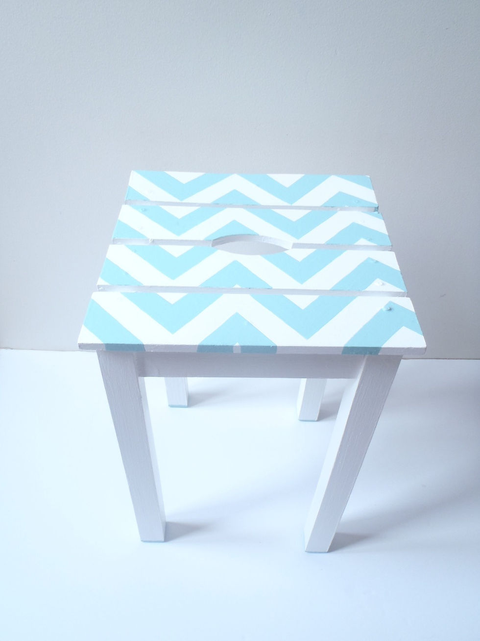 Miniature : Tabouret CHEVRONS bleu et blanc design SophieLDesign 
