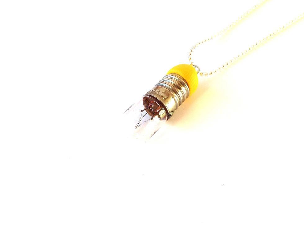 Thumbnail: Sautoir ET LA LUMIÈRE FUT mini ampoule jaune