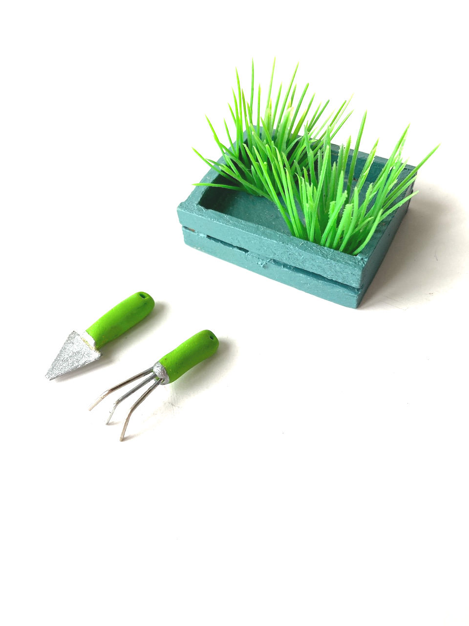 Miniature : Outils de jardin miniatures échelle 1:12ème verts faits main
