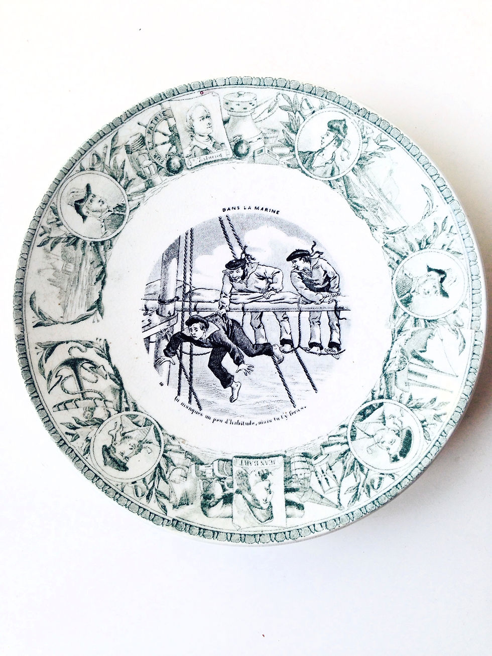 Miniature : Assiette ancienne L U N É V I L L E, le mousse