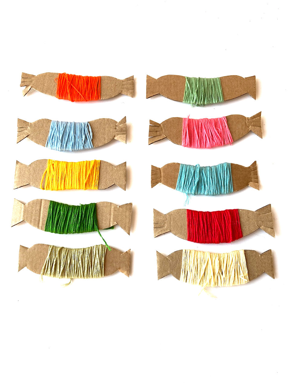 Miniature : Coton mouliné spécial fil pour broderie lot de 10 bobines multicolores