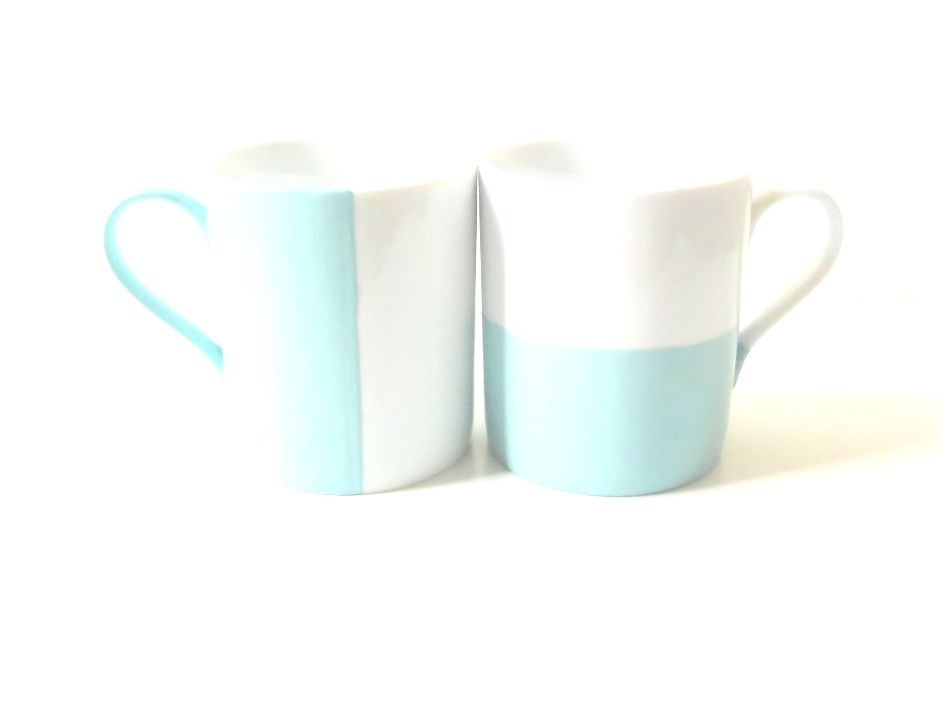 paire de tasses en porcelaine Half and Half par sophieldesign