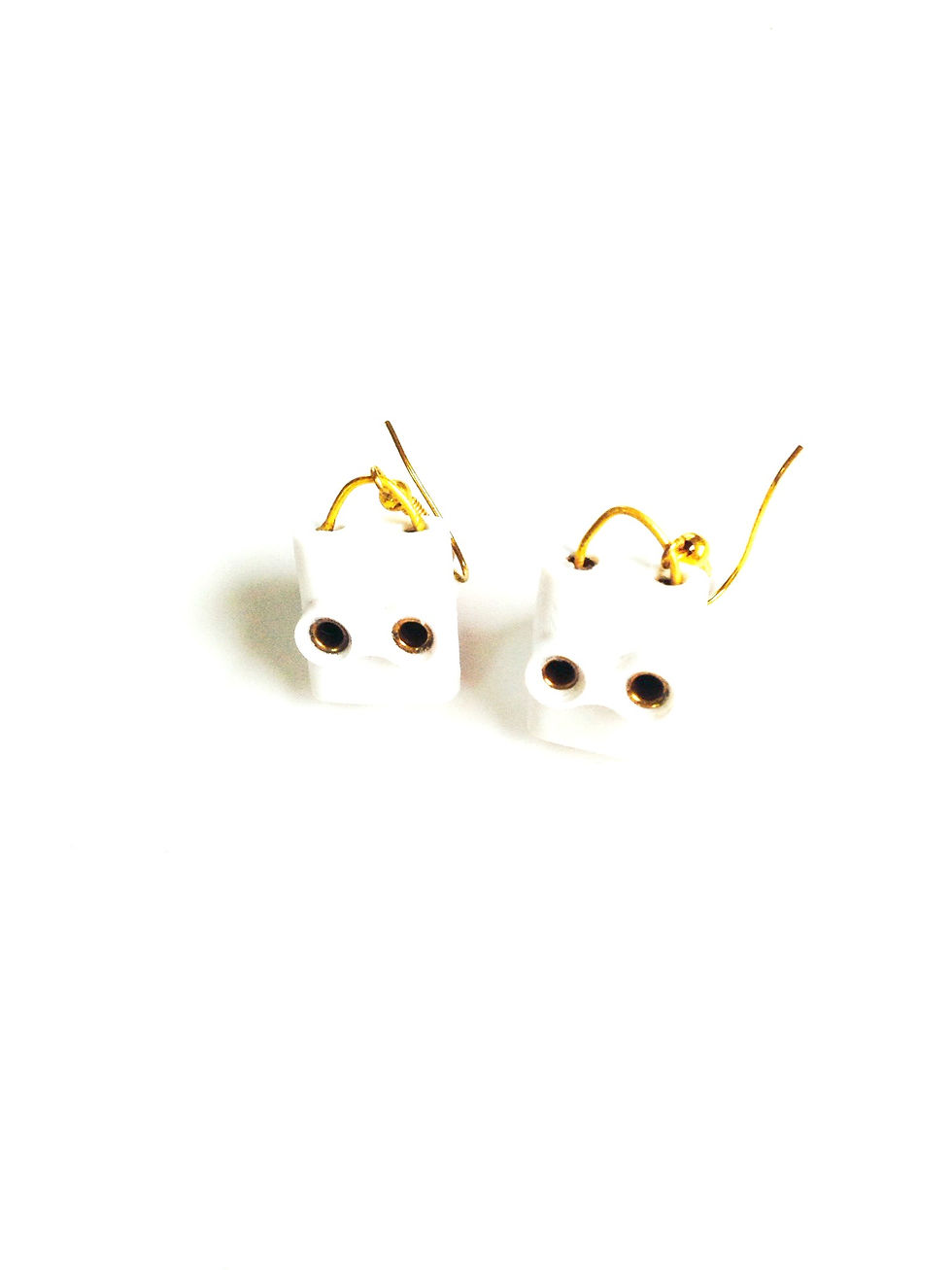 Thumbnail: Boucles d'oreilles LES PRISES miniatures