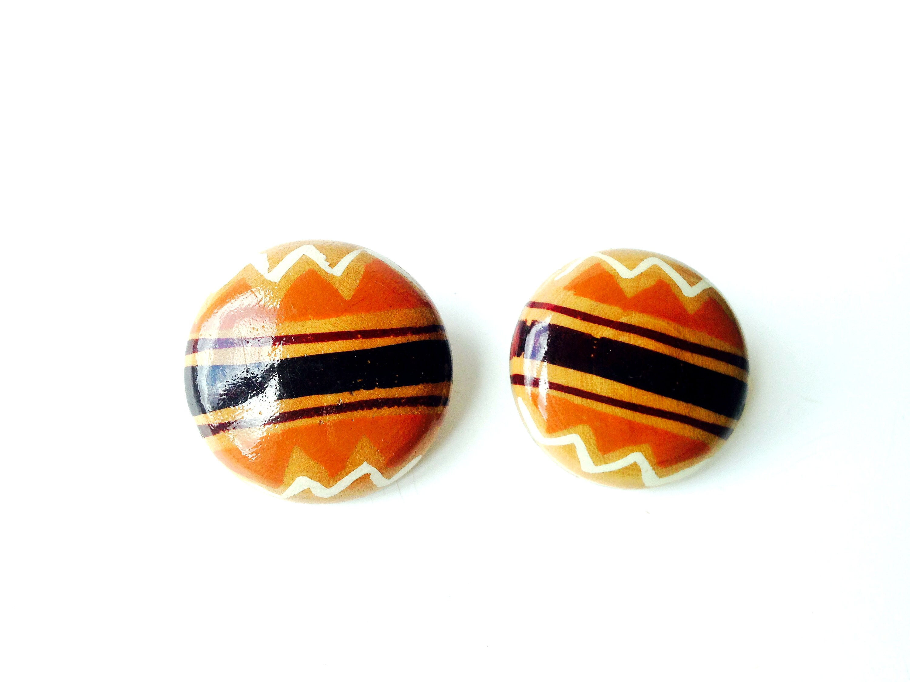 Boucles d'oreilles clips vintage Africaines marron noir en bois