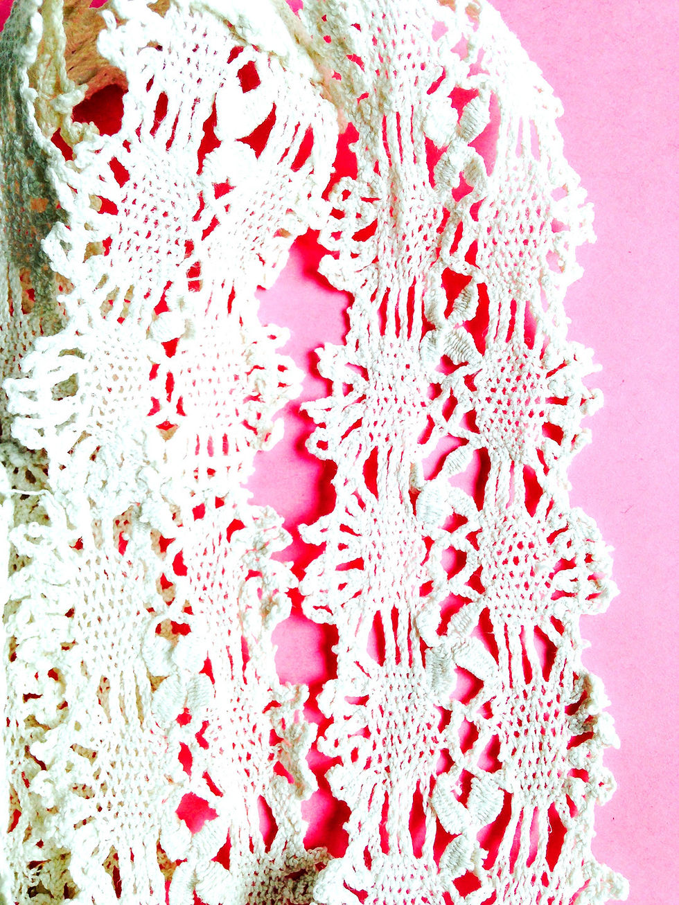 Miniature : Morceau de dentelle ancienne faite main, blanche, galon 115 cm x 4 cm