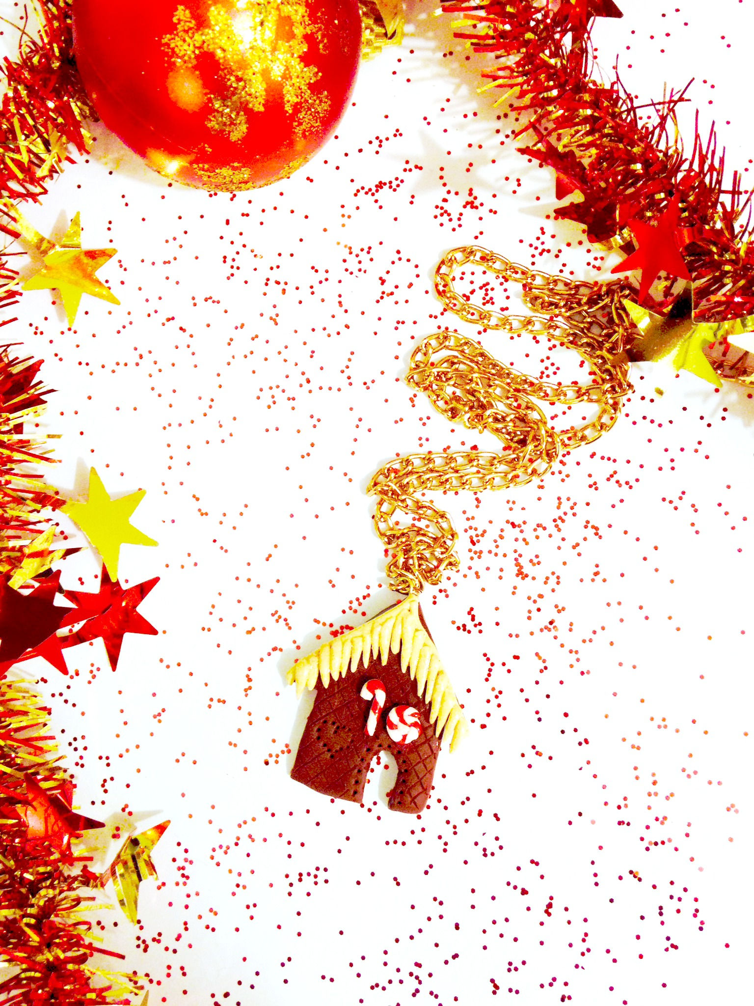 Sautoir LE CHALET EN PAIN D'ÉPICES miniature chaîne cuivrée