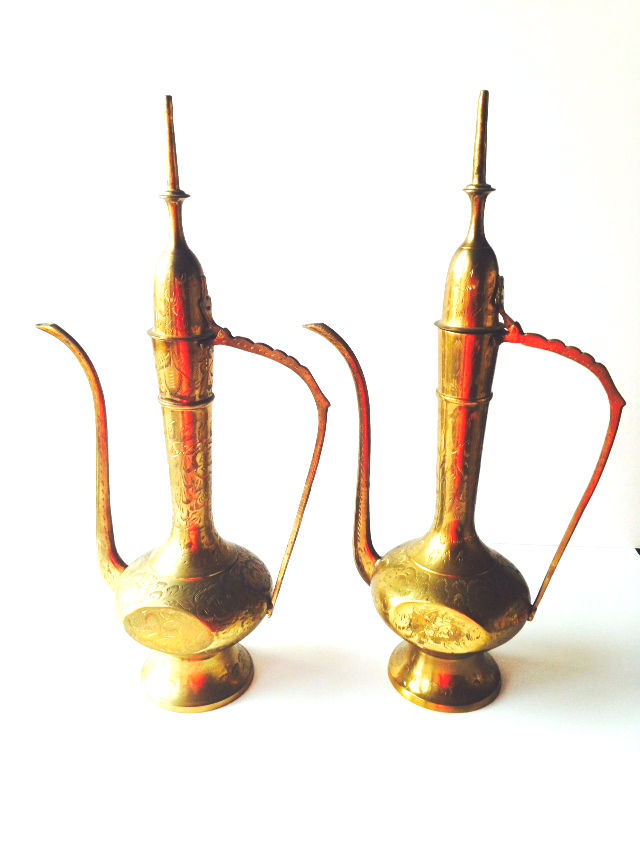 Miniature : Paire d' AFTABA en laiton avec motifs gravés sculptés Maroc vintage