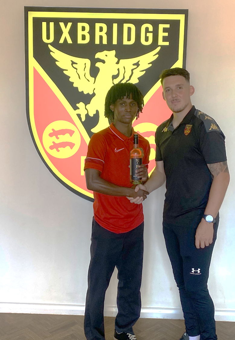 Player of the Match Rio Connell recieving the congratulations of club Captain CJ Fearn. Sponsored by E&A Designs - https://t.co/ExQxUJeIL8