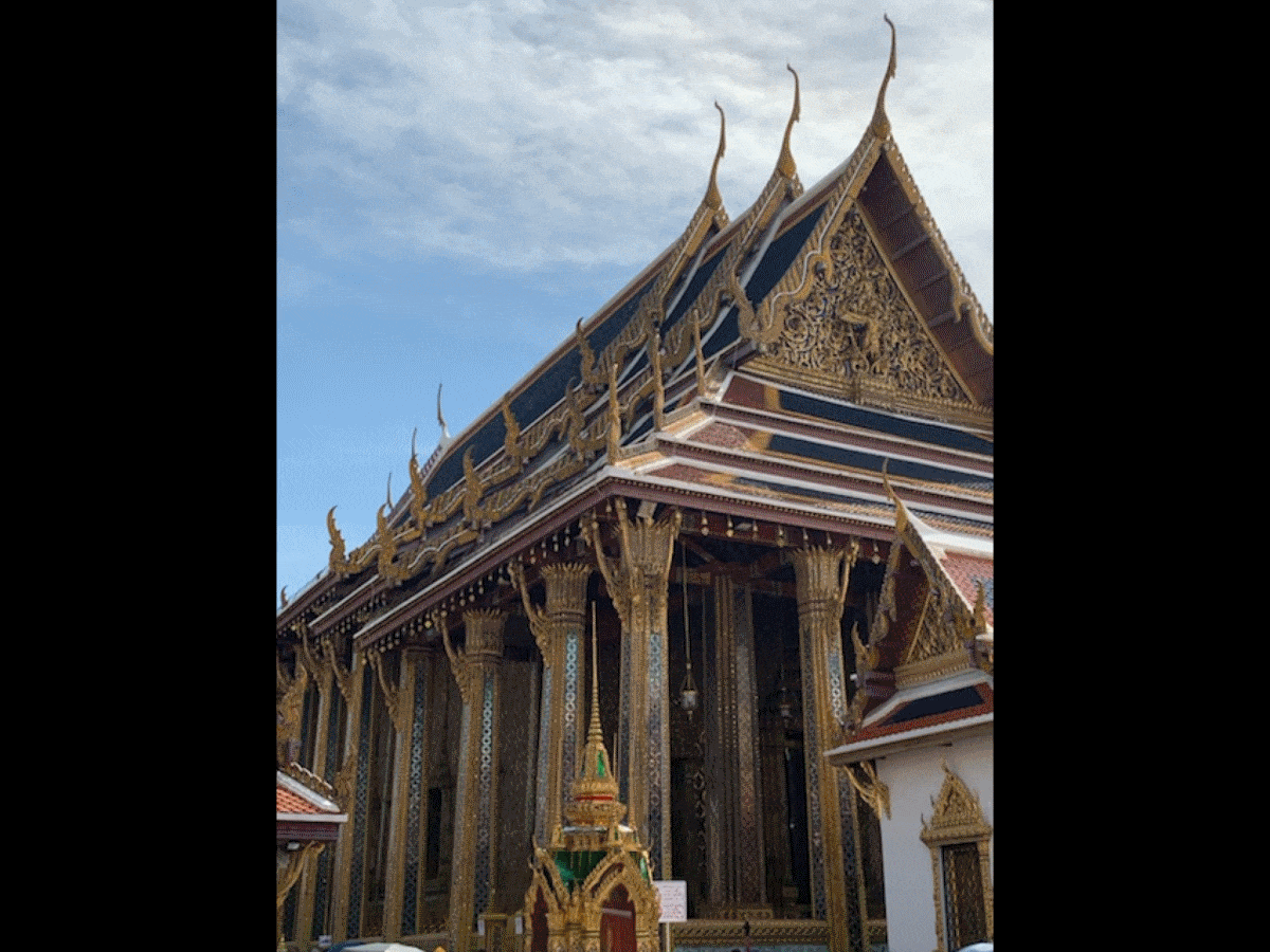 temple of emerald buddha.gif