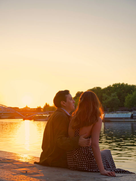 Professional scenic engagement photoshoot in Paris