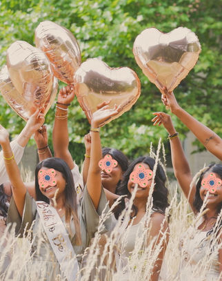 Professional bachelorette gender reveal photoshoot in Paris