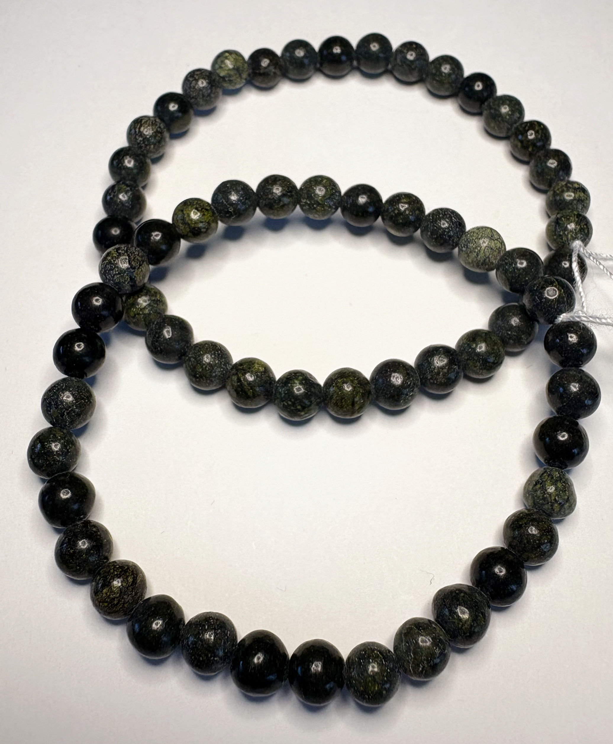 Bracelet avec pierres précieuses de serpentine