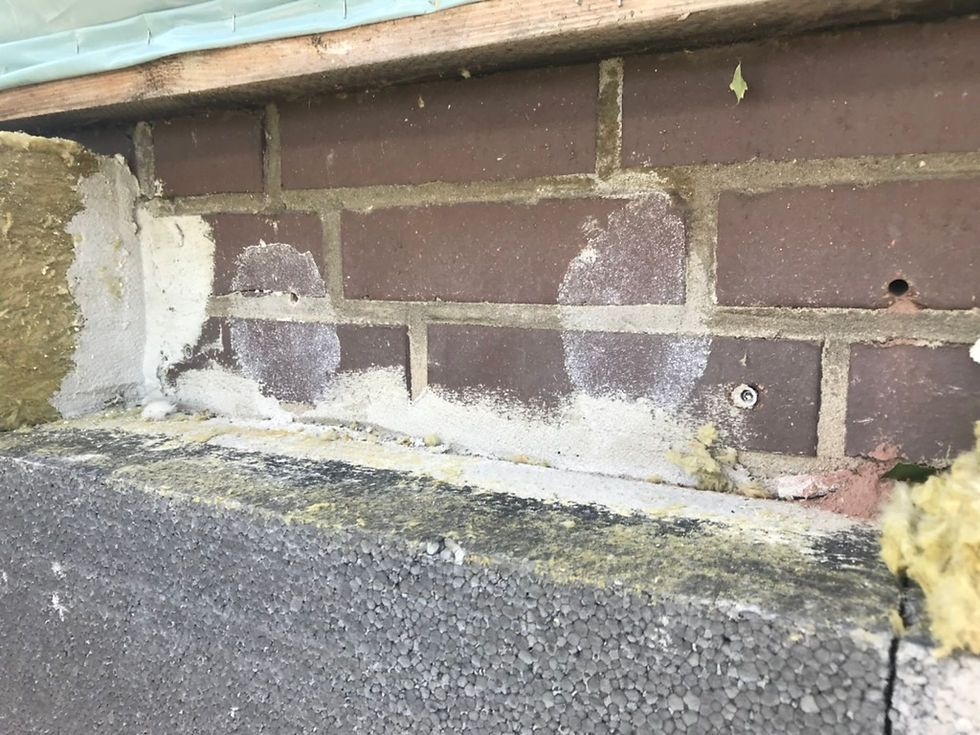 Brandriegel der nicht vollständig verklebt wurde.