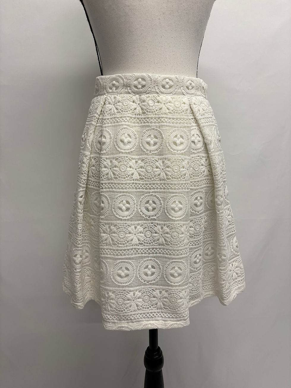 Miniaturbild: LIU JO Faltenrock aus Spitze Gr. 36 weiss