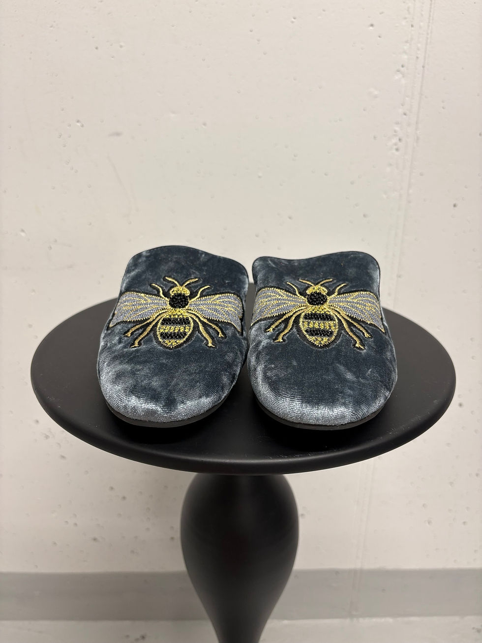 Miniaturbild: STEVE MADDEN bestickte Mules aus Samt Gr. 36