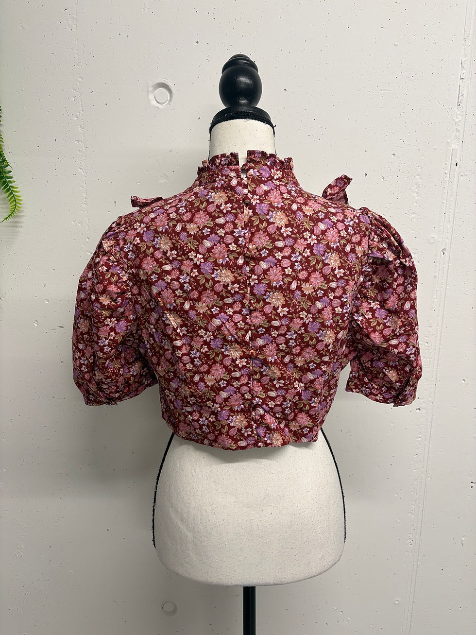 Miniaturbild: GLAMOROUS verkürzte Bluse Gr. 40