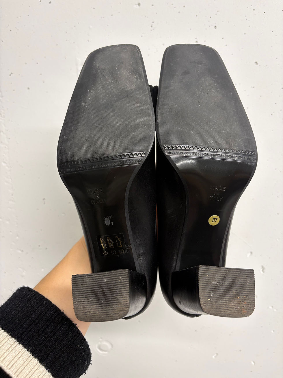 Miniaturbild: schwarze Bruglia Pumps aus Leder Gr. 39